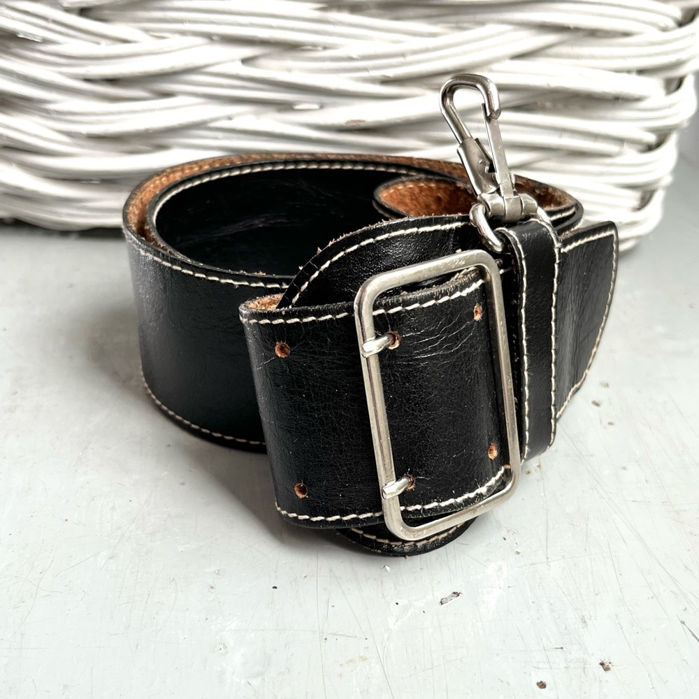 Unisex Black Leather Belt size 41 length